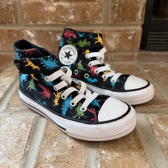 Converse Chuck Taylor All Star high-top sneakers  “Dinosaurs" print Kids 11 EUC - Picture 2 of 10